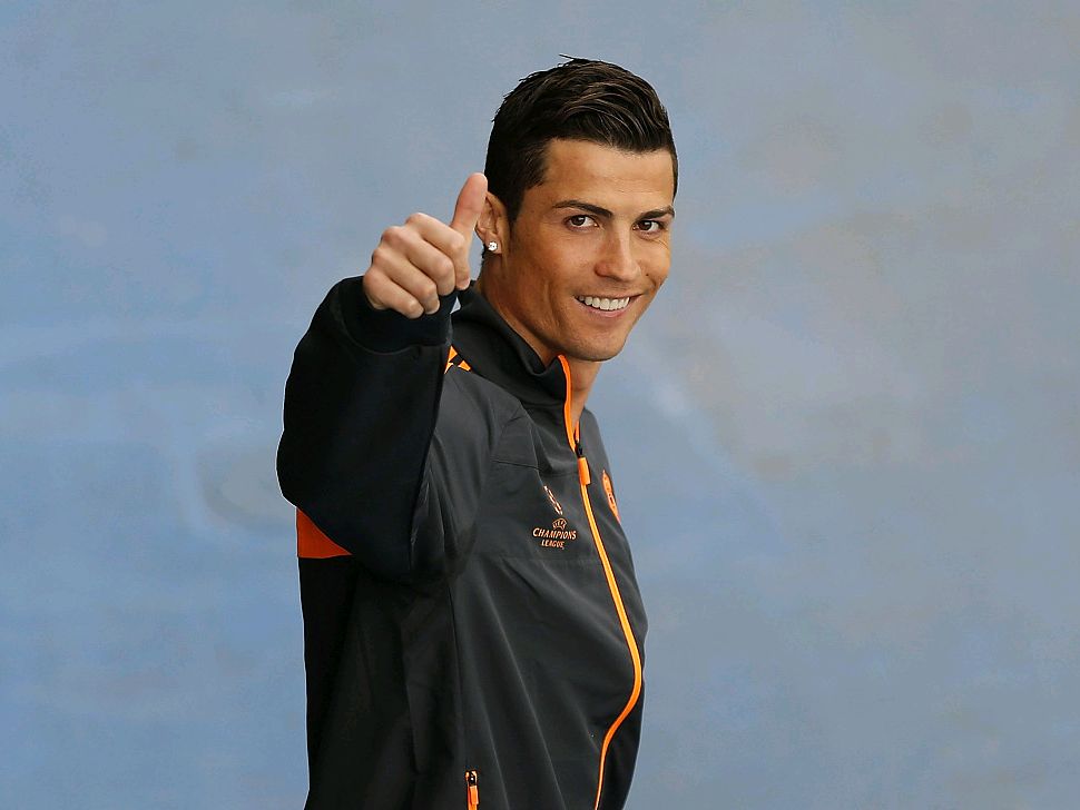 Faker参与了梅赛德斯奔驰举行的记者会