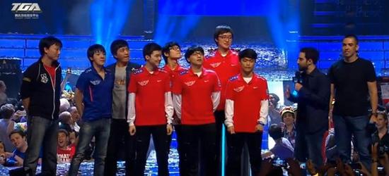 早期假期！ Team WE 的离谱中单和打野假装成职业选手，毫无悬念地被 LGD Gaming 以3-0横扫