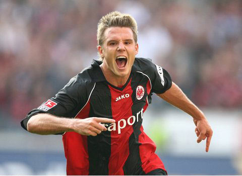 英雄联盟S12四强赛：DRX爆冷3-1击败GENG晋级