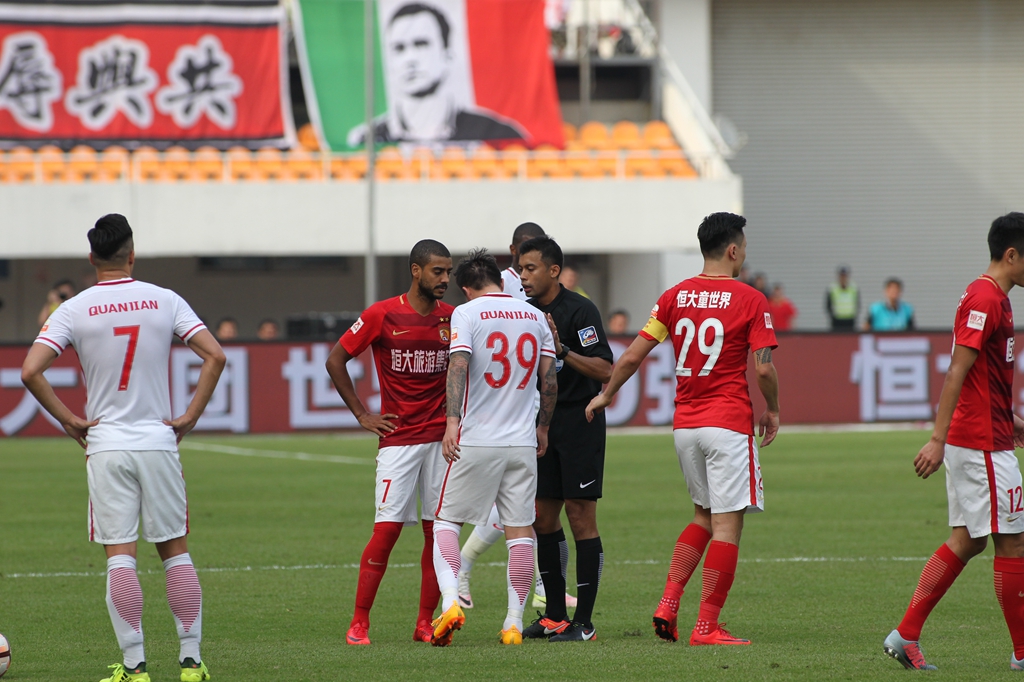 选手数据：Kanavi豹女8场胜率75% Rookie伤转暂排本赛季第一